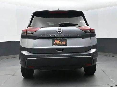 Used 2025 Nissan Rogue SV FWD image 8