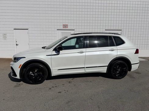 Used 2023 Volkswagen Tiguan SE R-Line image 3