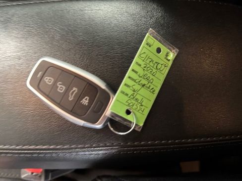 Used 2020 Jeep Cherokee Latitude Plus AWD/4WD image 26