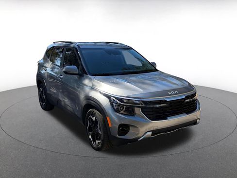 Used 2025 Kia Seltos S image 1