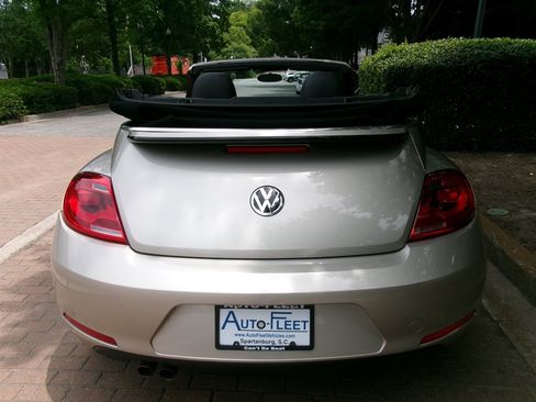 Used 2013 Volkswagen Beetle 2.5 50's Edition FWD image 6