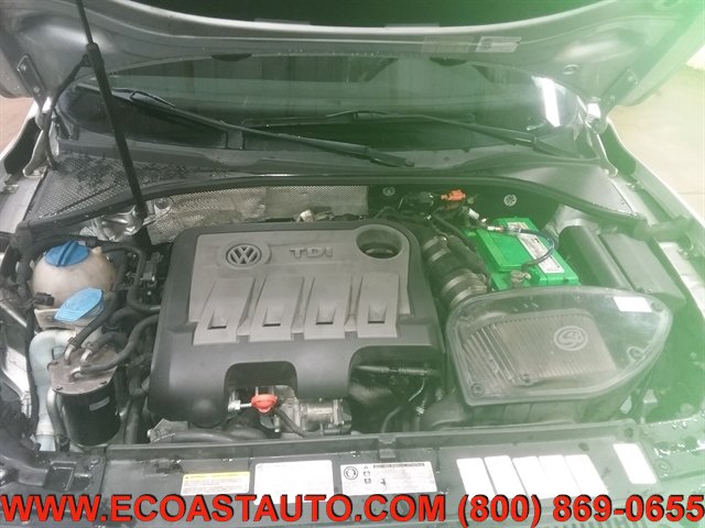 Used 2013 Volkswagen Passat TDI SE FWD image 9