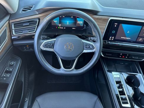 Used 2024 Volkswagen Atlas SE image 28