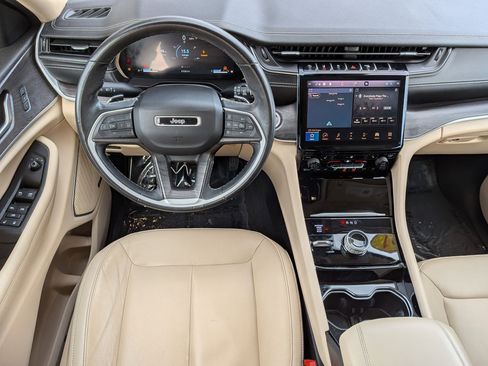 Certified 2021 Jeep Grand Cherokee L Limited image 34