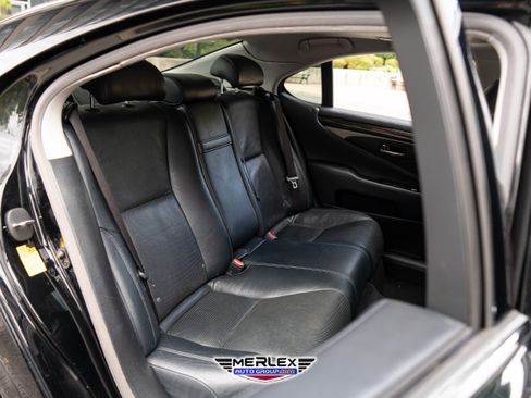 Used 2013 Lexus LS 460 AWD image 18
