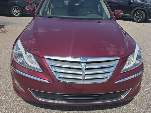 Used 2013 Hyundai Genesis 3.8 w/ Technology Pkg RWD image 3