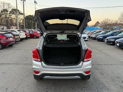 Used 2019 Chevrolet Trax LT w/ LT Convenience Package image 18