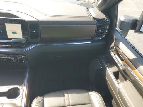 Used 2024 Chevrolet Silverado 2500 High Country image 18