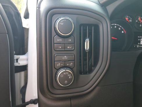 Used 2024 Chevrolet Silverado 1500 Custom AWD/4WD image 17