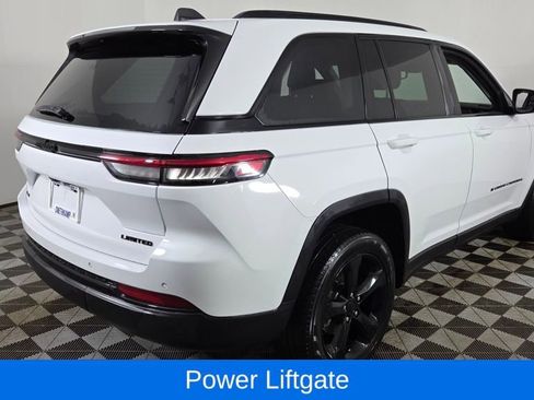 Used 2023 Jeep Grand Cherokee Limited w/ Black Appearance Package image 8