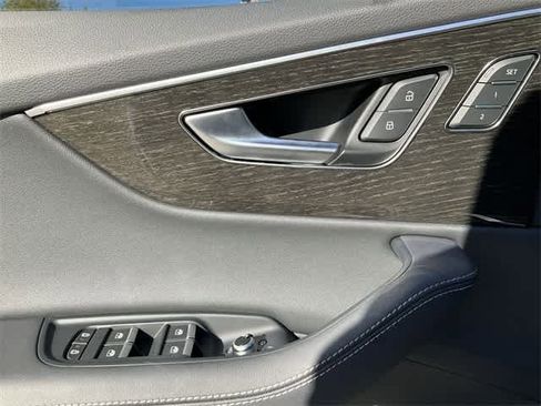 Used 2025 Audi Q7 2.0T Premium Plus image 13