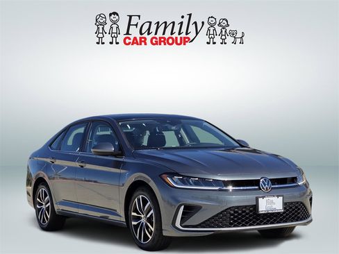 New 2026 Volkswagen Jetta SE image 2