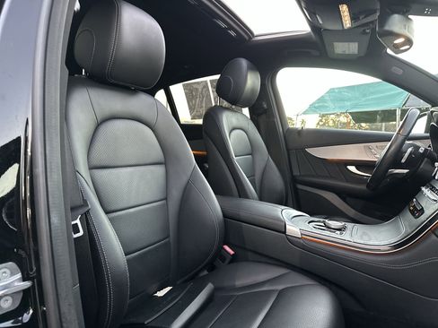 Used 2019 Mercedes-Benz GLC 300 4MATIC Coupe image 25