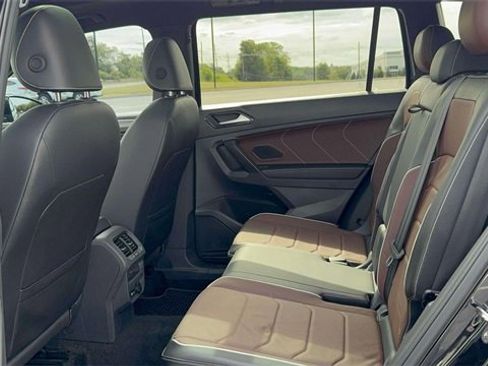 Used 2024 Volkswagen Tiguan SEL R-Line image 11