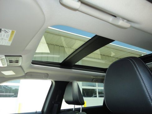 Used 2023 Mitsubishi Outlander SE image 9