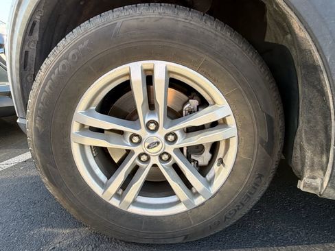 Used 2023 Ford Explorer XLT w/ Equipment Group 202A image 6