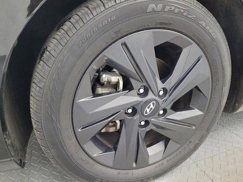 Used 2023 Hyundai Elantra Blue FWD image 31