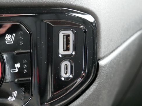 New 2025 GMC Sierra 2500 SLT w/ SLT Premium Package image 13