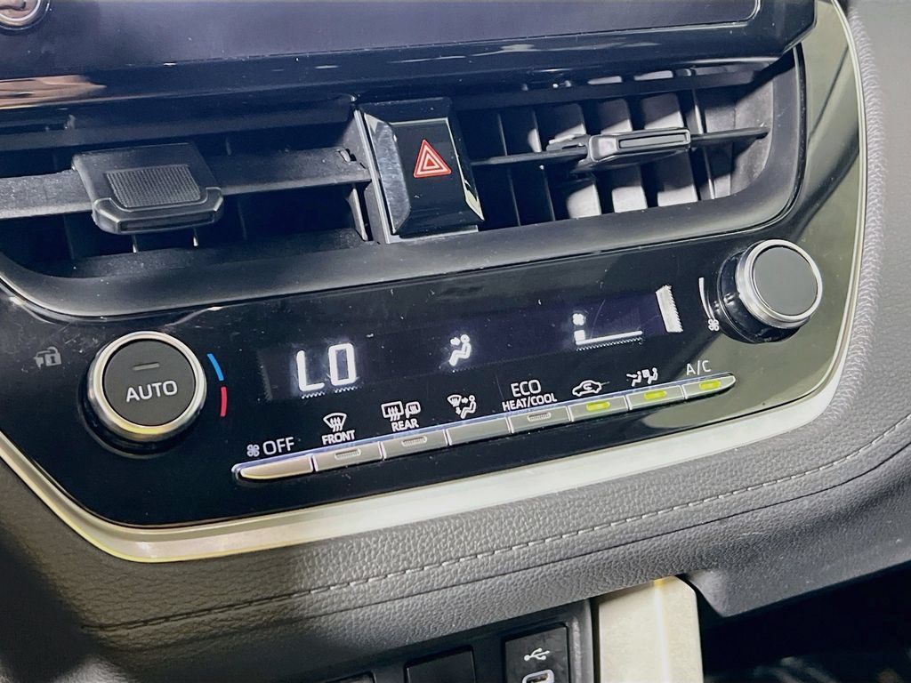 Certified 2025 Toyota Corolla Cross LE FWD image 14