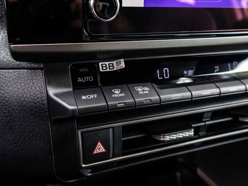 Certified 2026 Toyota Camry Hybrid w/ Convenience Package FWD image 32