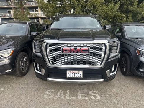 Used 2021 GMC Yukon Denali w/ Denali Premium Package image 2