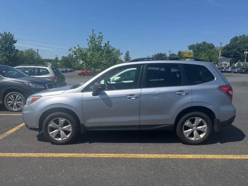 Used 2016 Subaru Forester 2.5i Premium w/ All-Weather Package AWD/4WD image 2