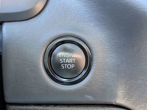 Certified 2025 Toyota Tundra Platinum image 21