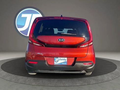 Used 2021 Kia Soul LX image 11
