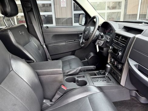 Used 2012 Jeep Liberty Sport AWD/4WD image 16