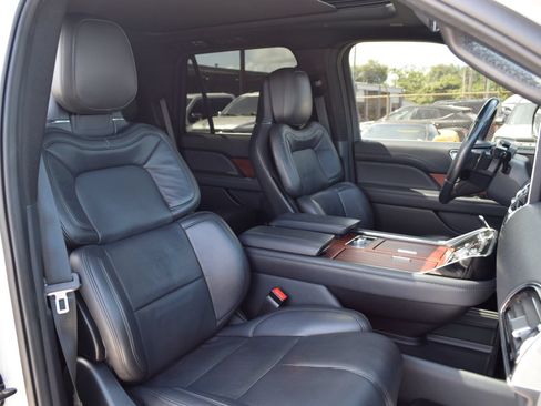 Used 2023 Lincoln Navigator Reserve RWD image 24