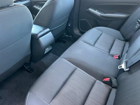 Used 2025 Nissan Altima 2.5 SV FWD image 4