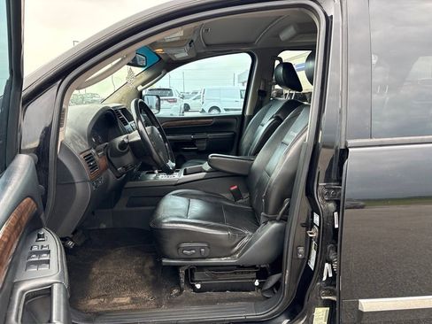 Used 2010 Nissan Armada Platinum w/ Captain Seat Pkg AWD/4WD image 29