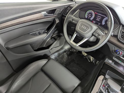 Certified 2025 Audi Q5 e Premium Plus w/ Premium Plus Package image 9
