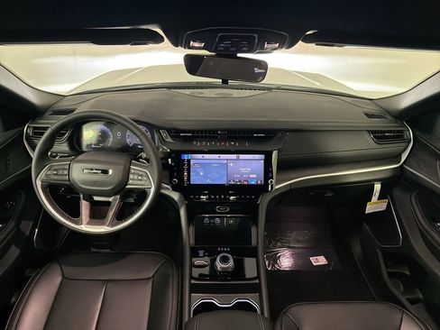 New 2026 Jeep Grand Cherokee L Limited image 23