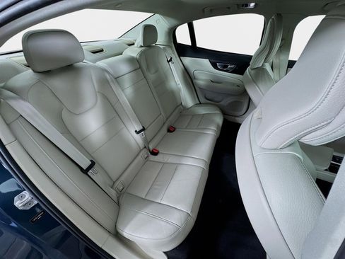 Used 2021 Volvo S60 T5 Momentum w/ Protection Package Premier image 29