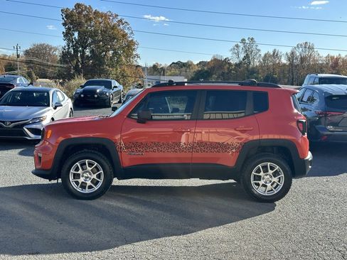 Used 2020 Jeep Renegade Sport w/ Sport Appearance Group image 3