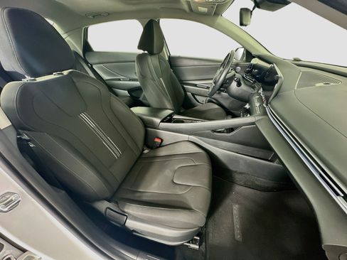 Used 2024 Hyundai Elantra SEL w/ Convenience Package FWD image 31