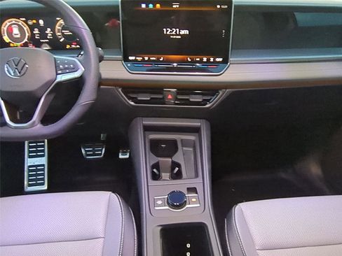 New 2026 Volkswagen Tiguan SE R-Line AWD/4WD image 14