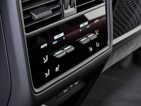 New 2026 Porsche Cayenne GTS AWD/4WD image 21