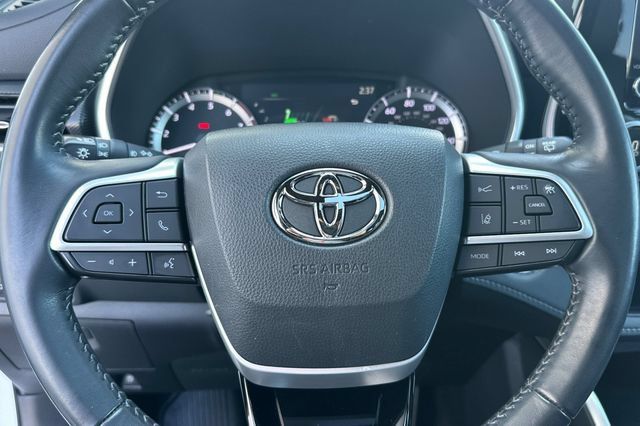 Used 2023 Toyota Highlander XSE AWD/4WD image 29