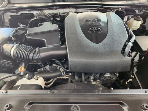 Used 2023 Toyota Tacoma Limited AWD/4WD image 33