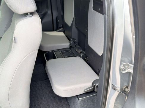 Used 2016 Toyota Tacoma SR5 image 13