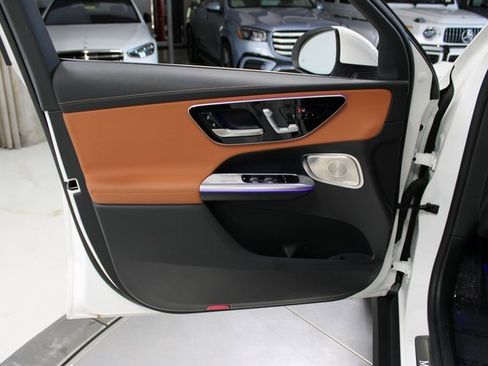 Used 2023 Mercedes-Benz GLC 300 4MATIC w/ Pinnacle Trim Package image 39