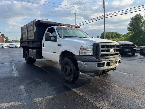 Used 2007 Ford F350 4x4 Regular Cab DRW Super Duty image 4