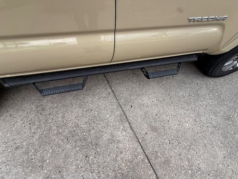 Used 2019 Toyota Tacoma SR5 image 14