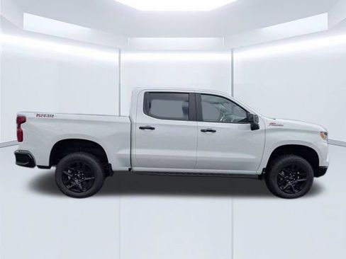 Used 2026 Chevrolet Silverado 1500 LT Trail Boss w/ Convenience Package II AWD/4WD image 3