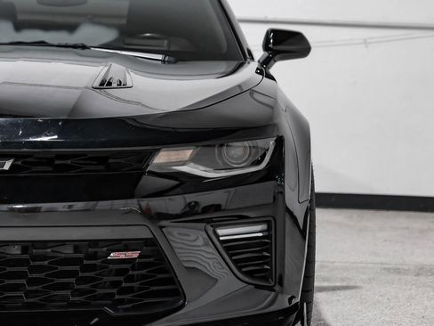Used 2017 Chevrolet Camaro SS RWD image 48