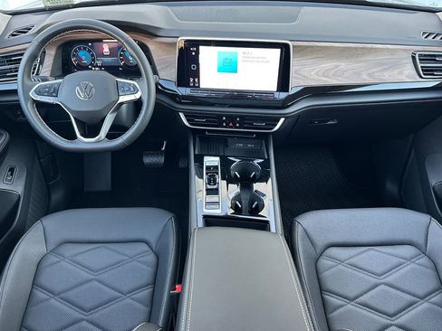 New 2026 Volkswagen Atlas SE image 11