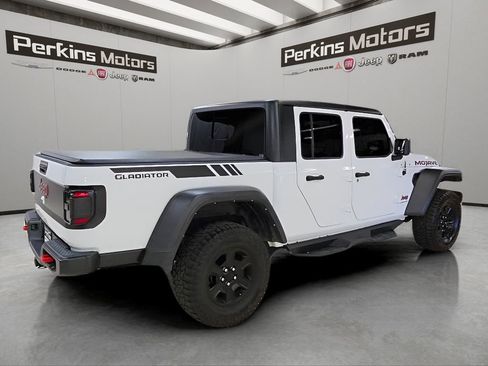 Used 2022 Jeep Gladiator Mojave w/ Trailer Tow Package AWD/4WD image 5