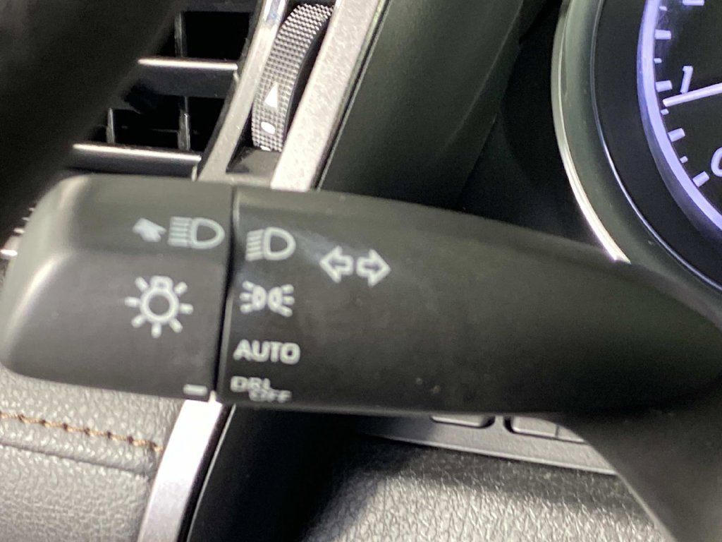 Used 2020 Toyota Camry LE w/ Convenience Package FWD image 19